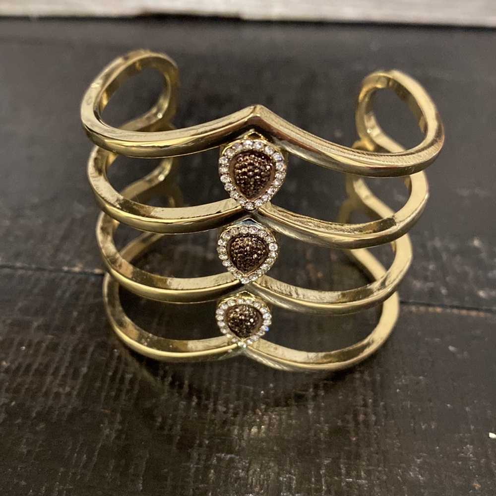 NWOT Elegant Boutique Overstock Gold Tone and Brown Bracelet!